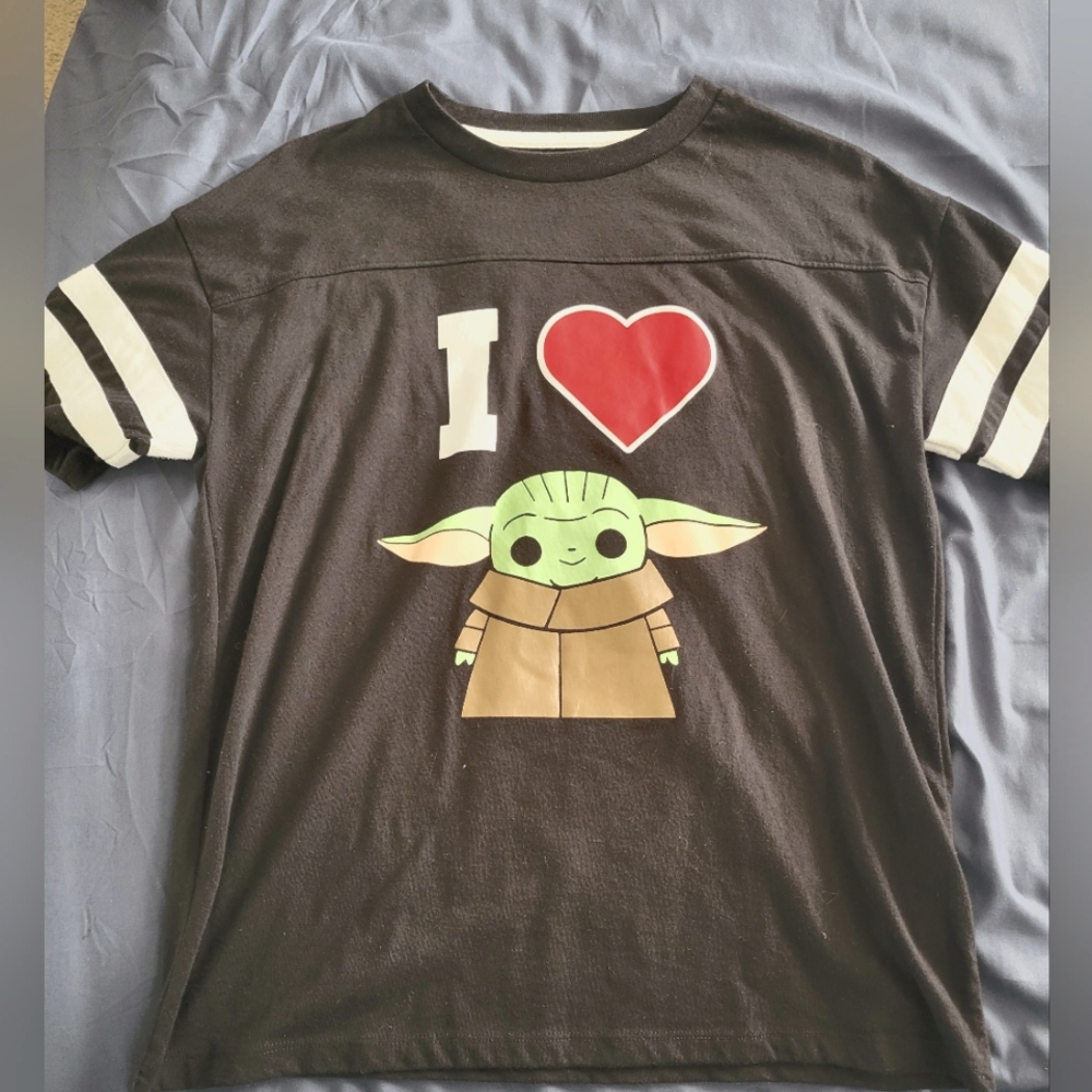 Disney I heart Grogu star wars tshirt size extra small